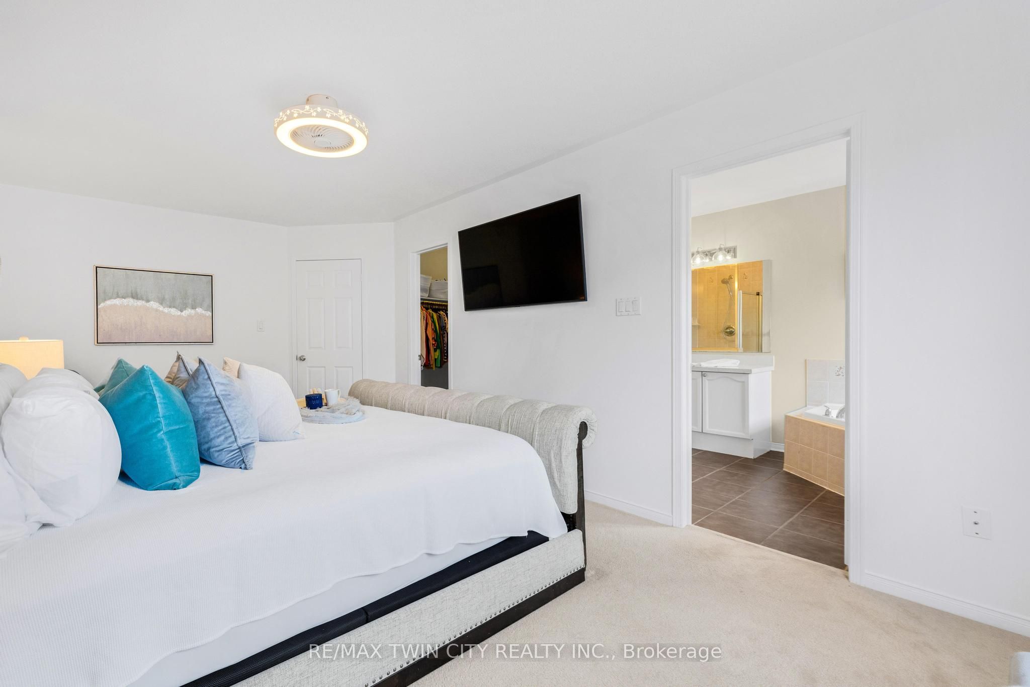 95 Bettina Place, Whitby, ON L1R 0G1