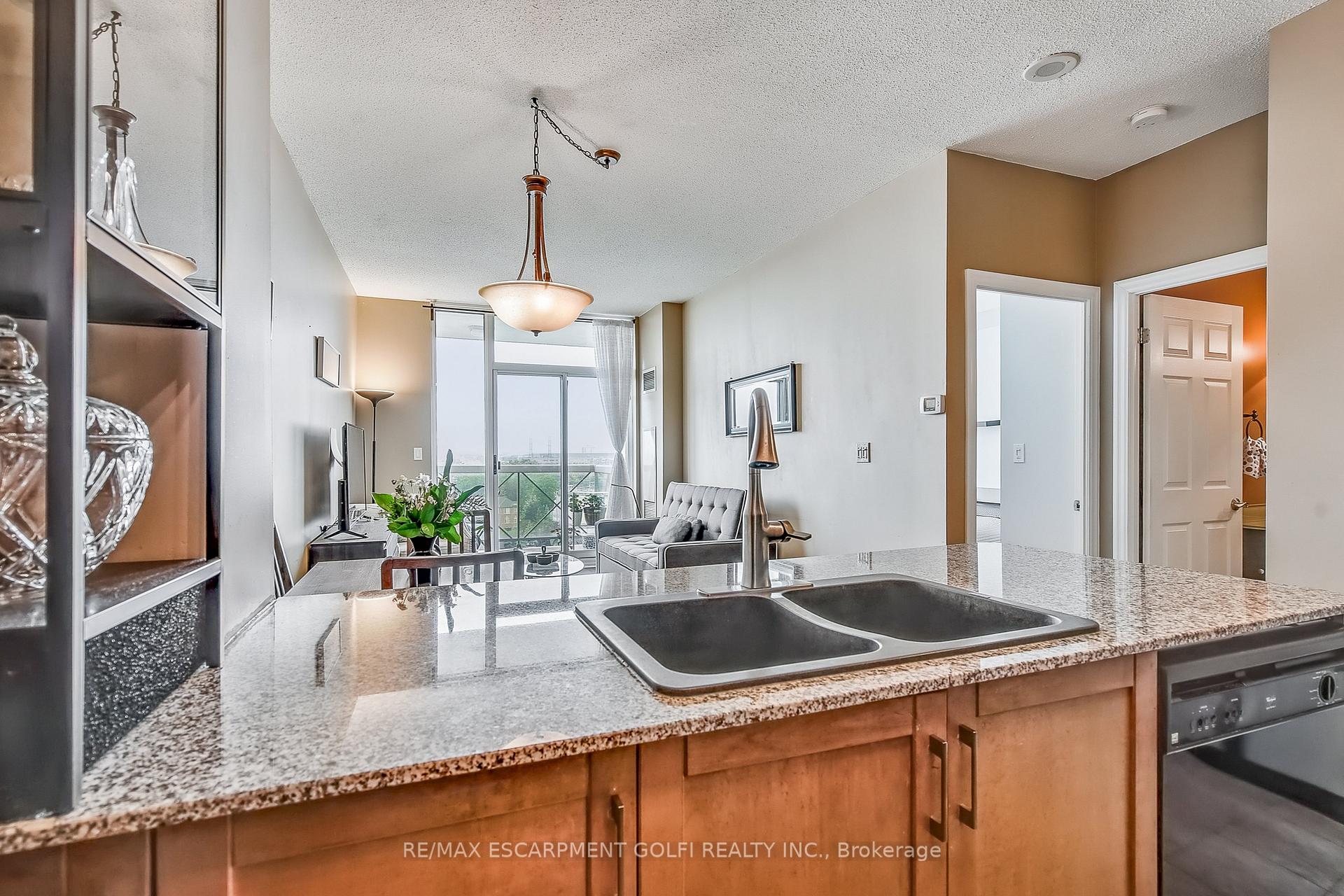 1 Bedroom Condo at 1359 Rathburn, Mississauga For sale