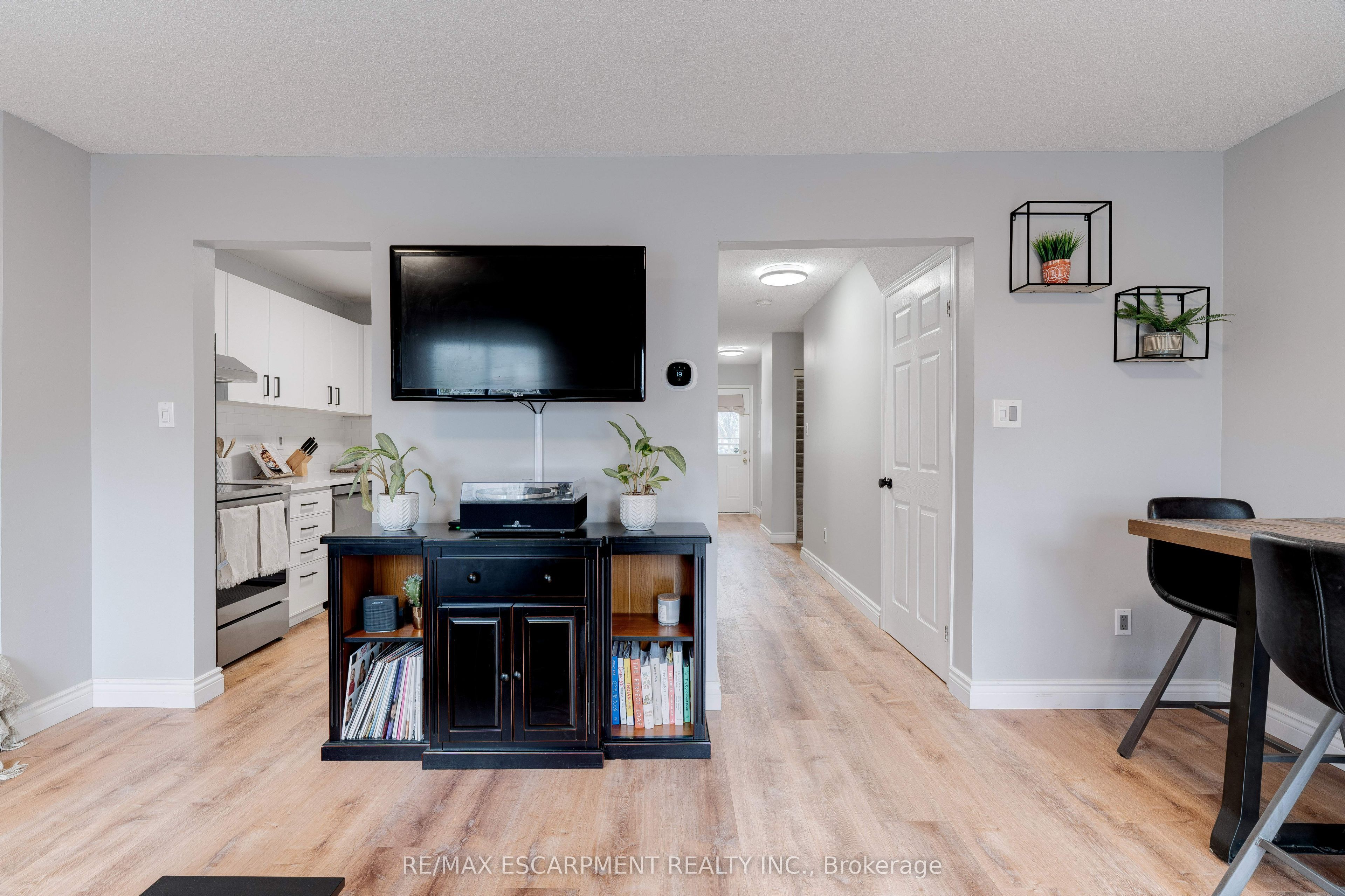 386 Highland Road W, #31