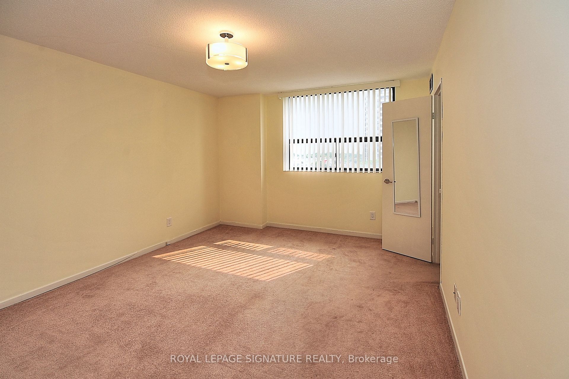 10 Tangreen Court, #702