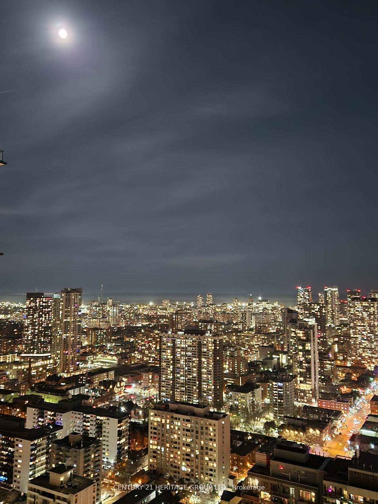 Condo at 50 Charles, Toronto For sale