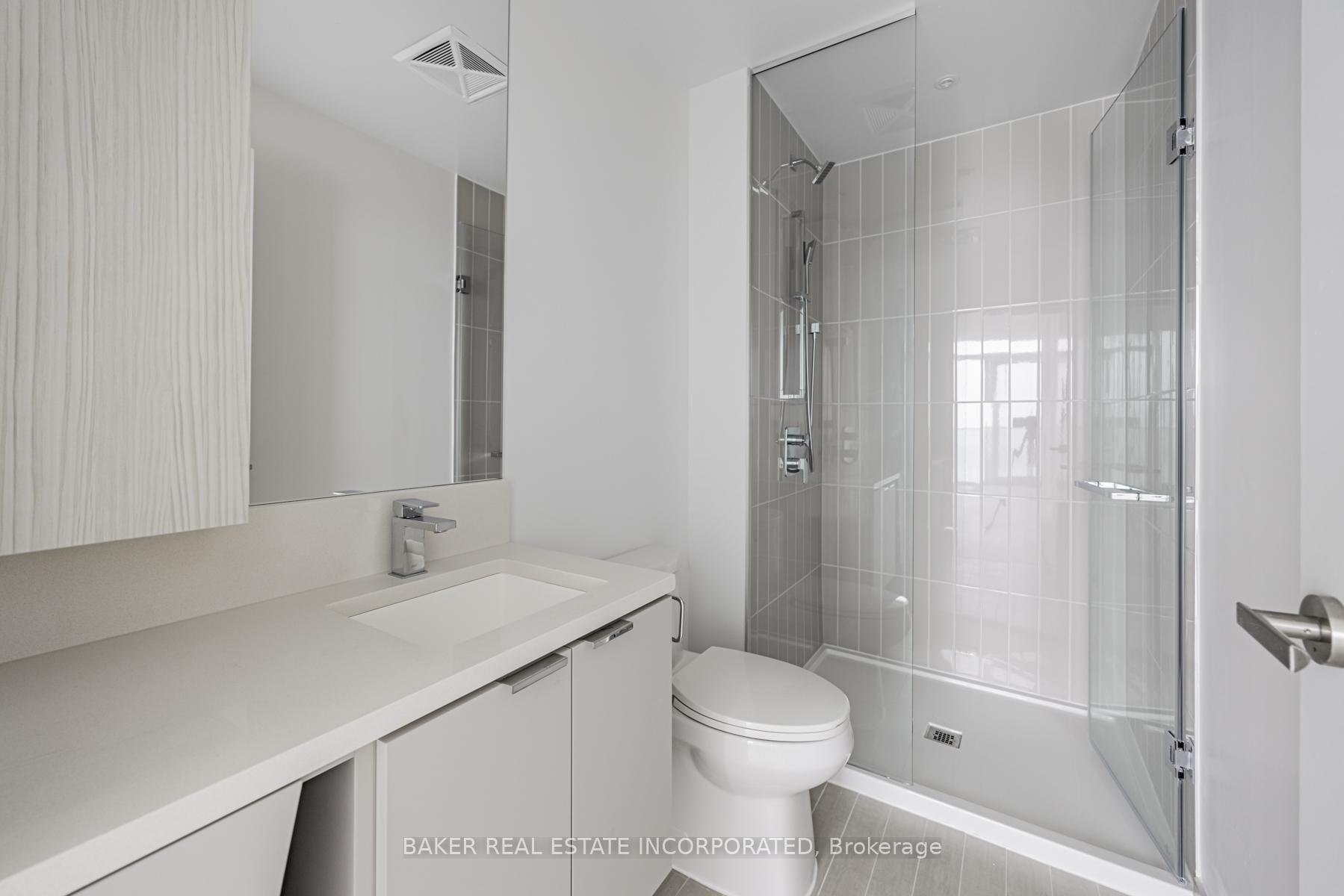 3 Bedrooms Condo at 3883 Quartz, Mississauga For sale