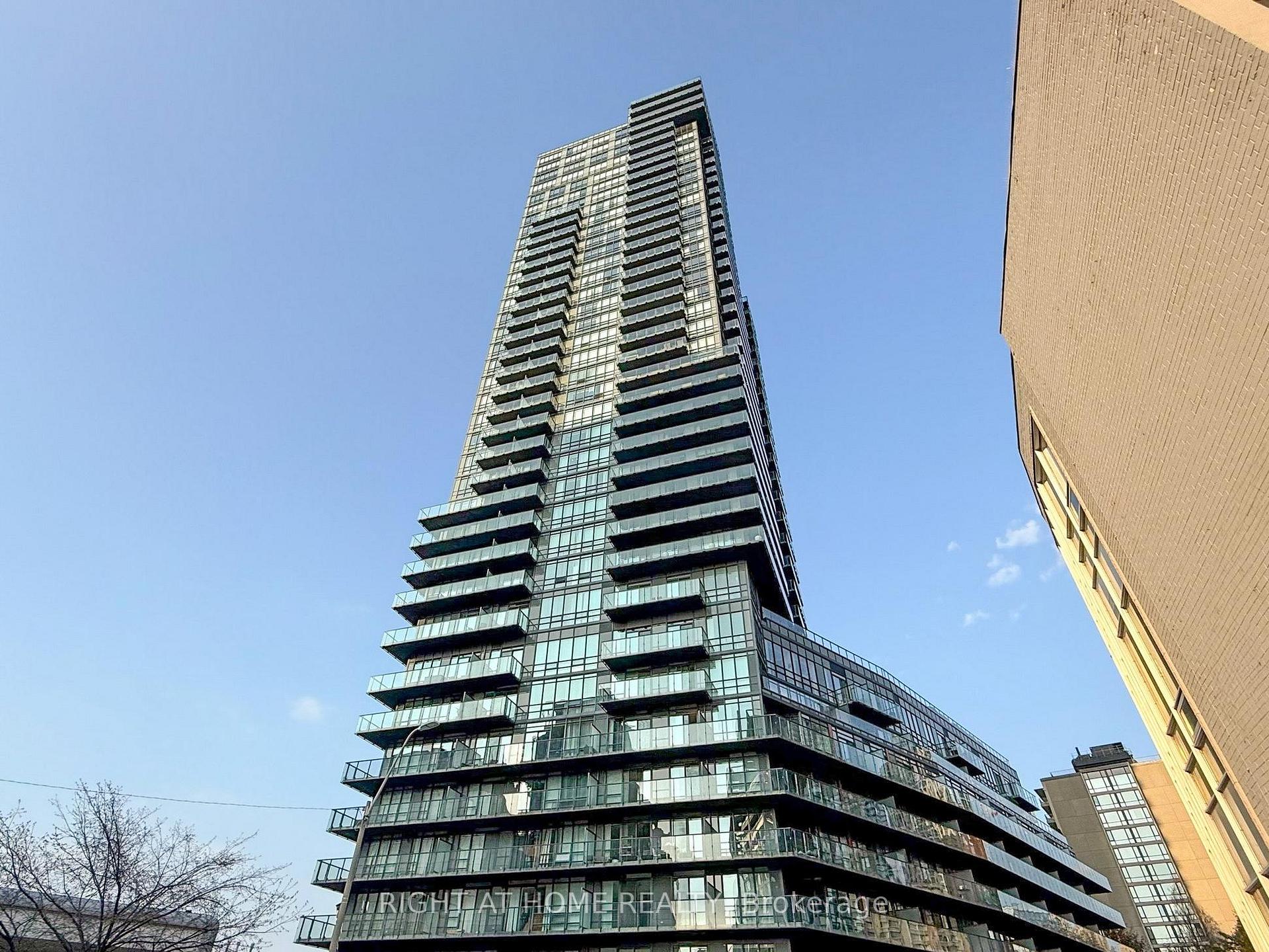 2 Bedrooms Condo at 825 Church, Toronto For sale