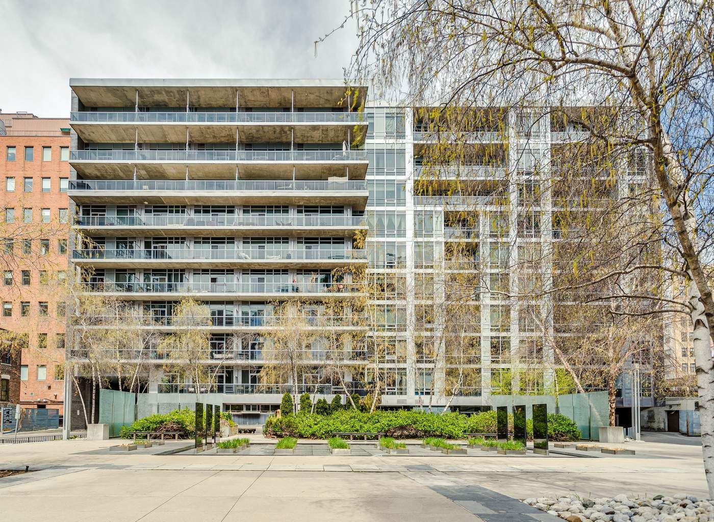 399 Adelaide Street 713