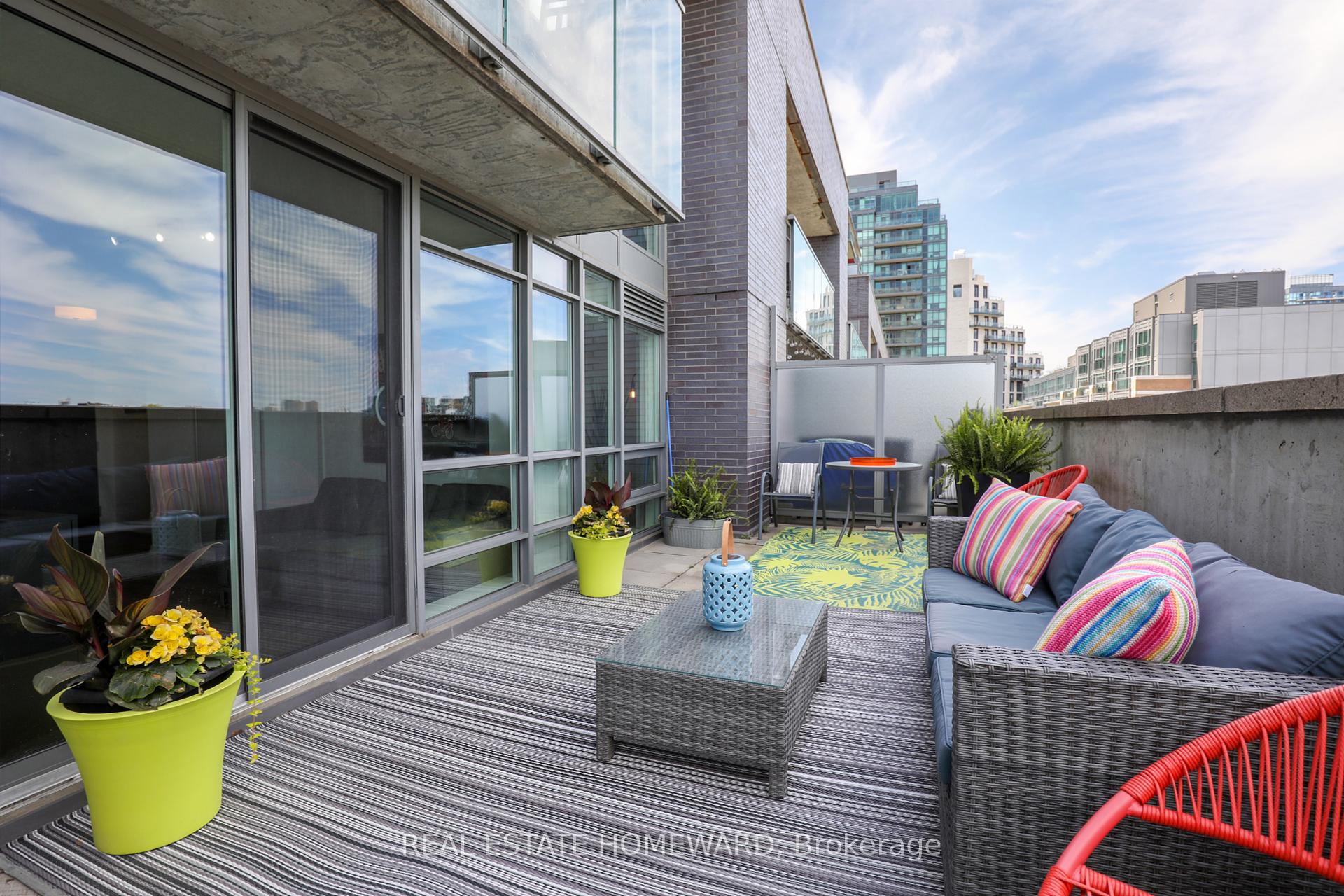 2 Bedrooms Condo at 68 Abell, Toronto For sale
