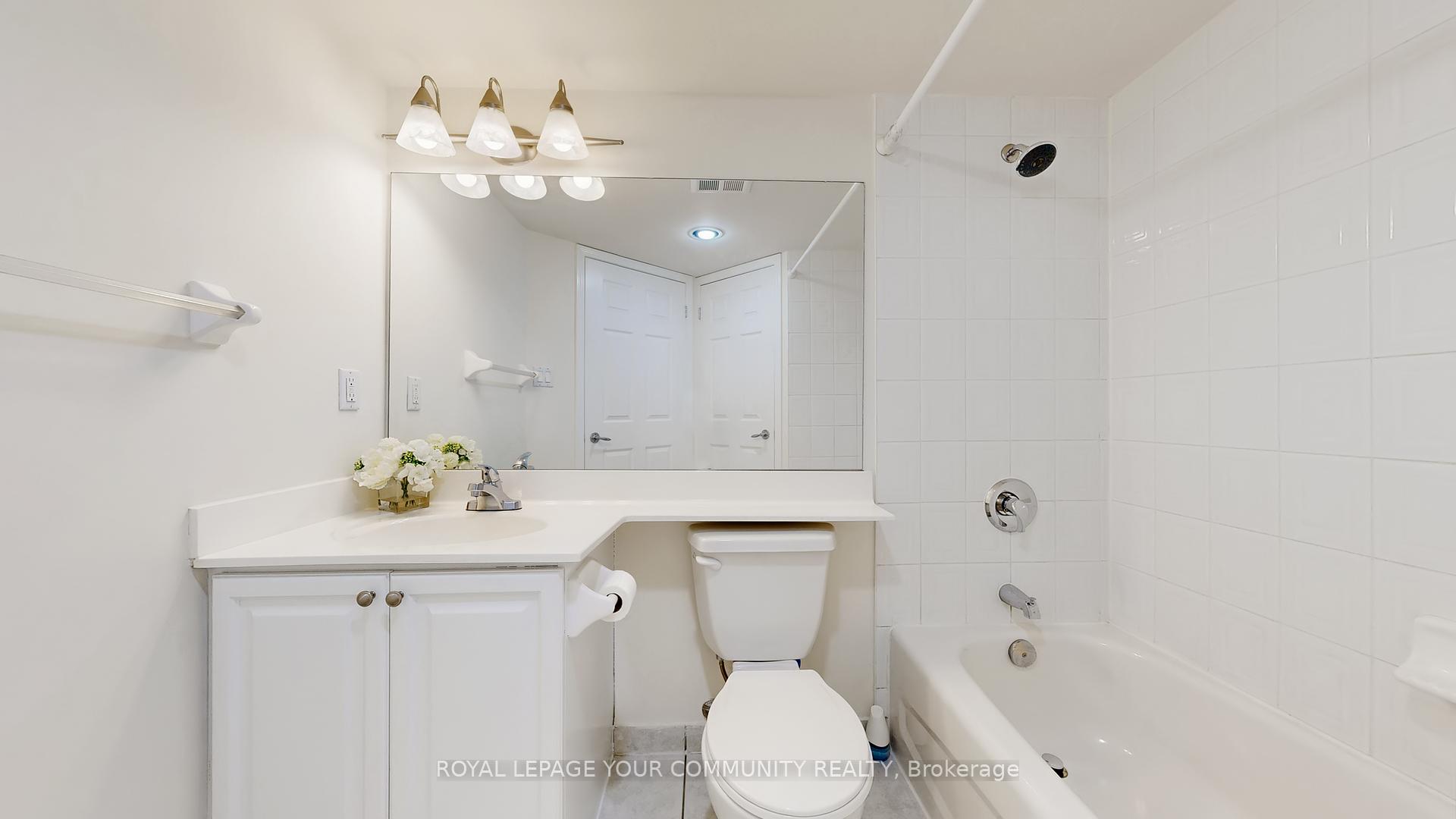 2 Bedrooms Condo at 230 Queens, Toronto For sale