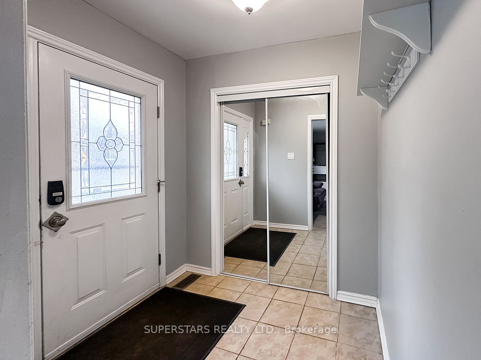6 Meadowland Drive, Brampton, ON L6W 2R4