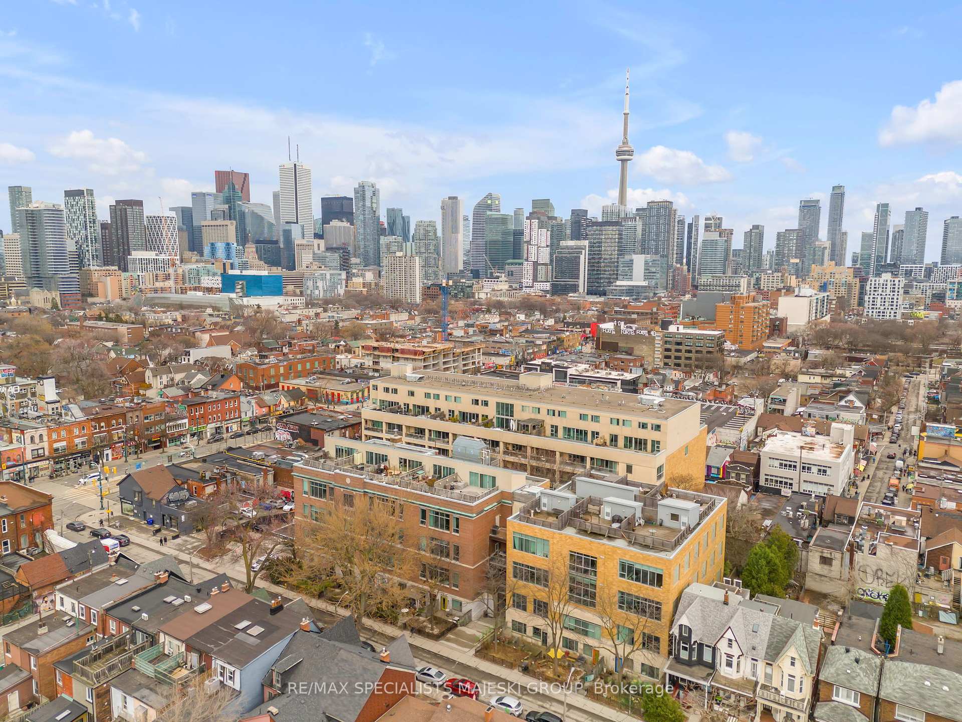 3 Bedrooms Condo at 21 Nassau,  Toronto For sale