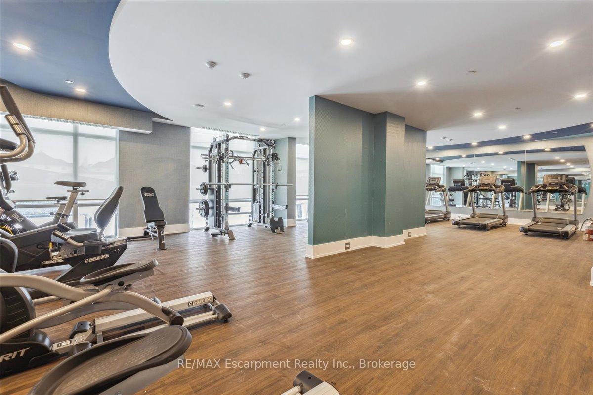 2 Bedrooms Condo at 450 Dundas,  Hamilton For sale
