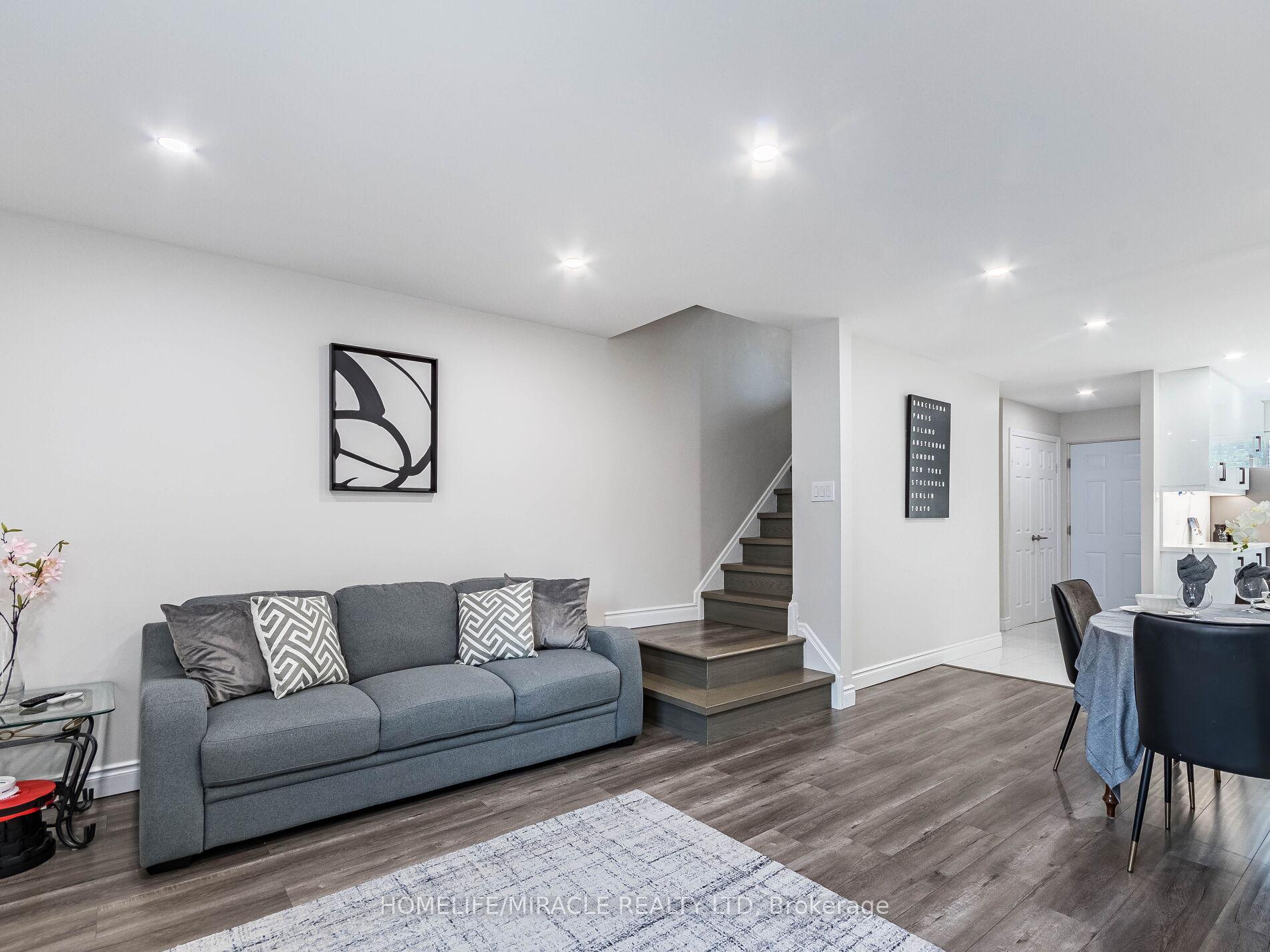 5 Bedrooms Condo at 180 Mississauga Valley, Mississauga For sale