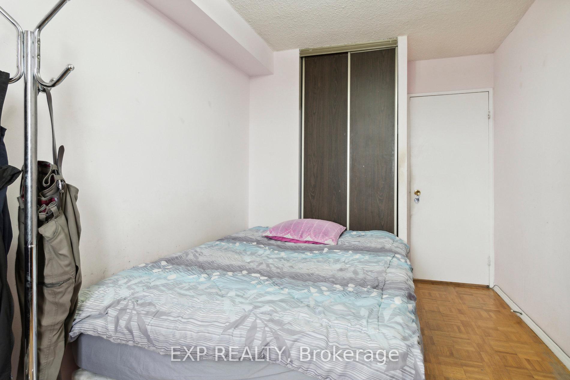 3 Bedrooms Condo at 205 Hilda, Toronto For sale