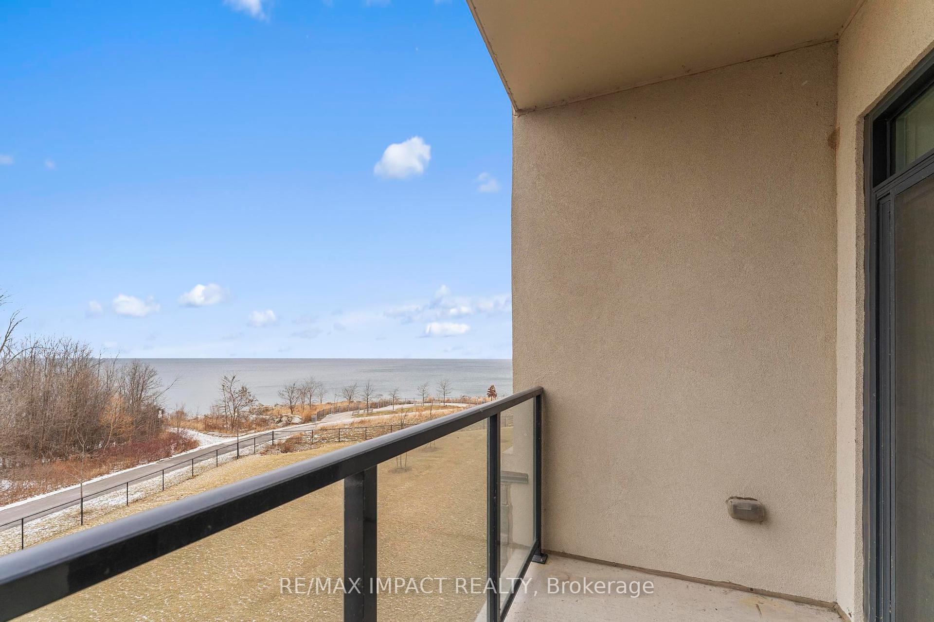 2 Bedrooms Condo at 125 Shoreview,  Hamilton For sale