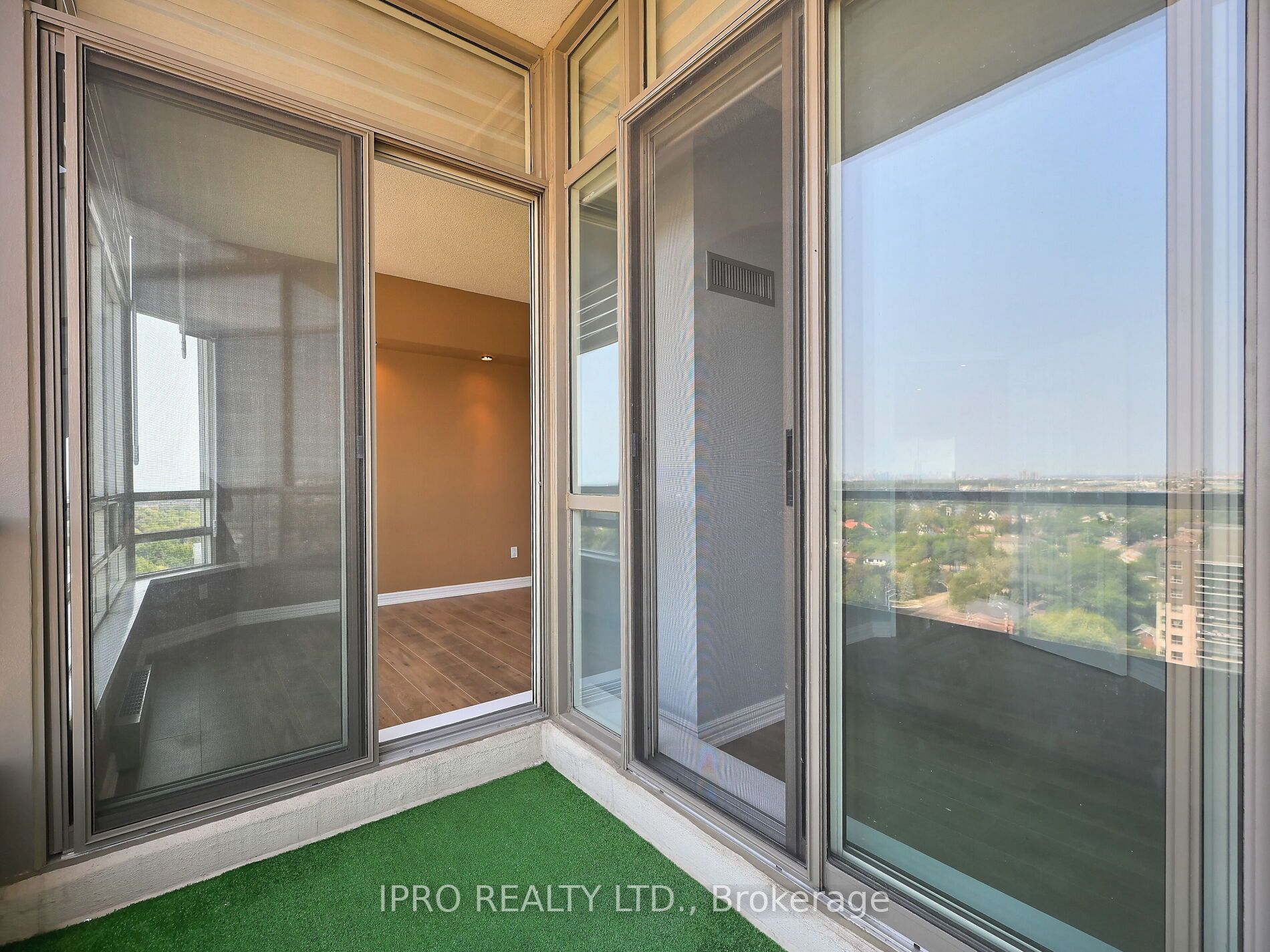 75 King Street E, #PH3