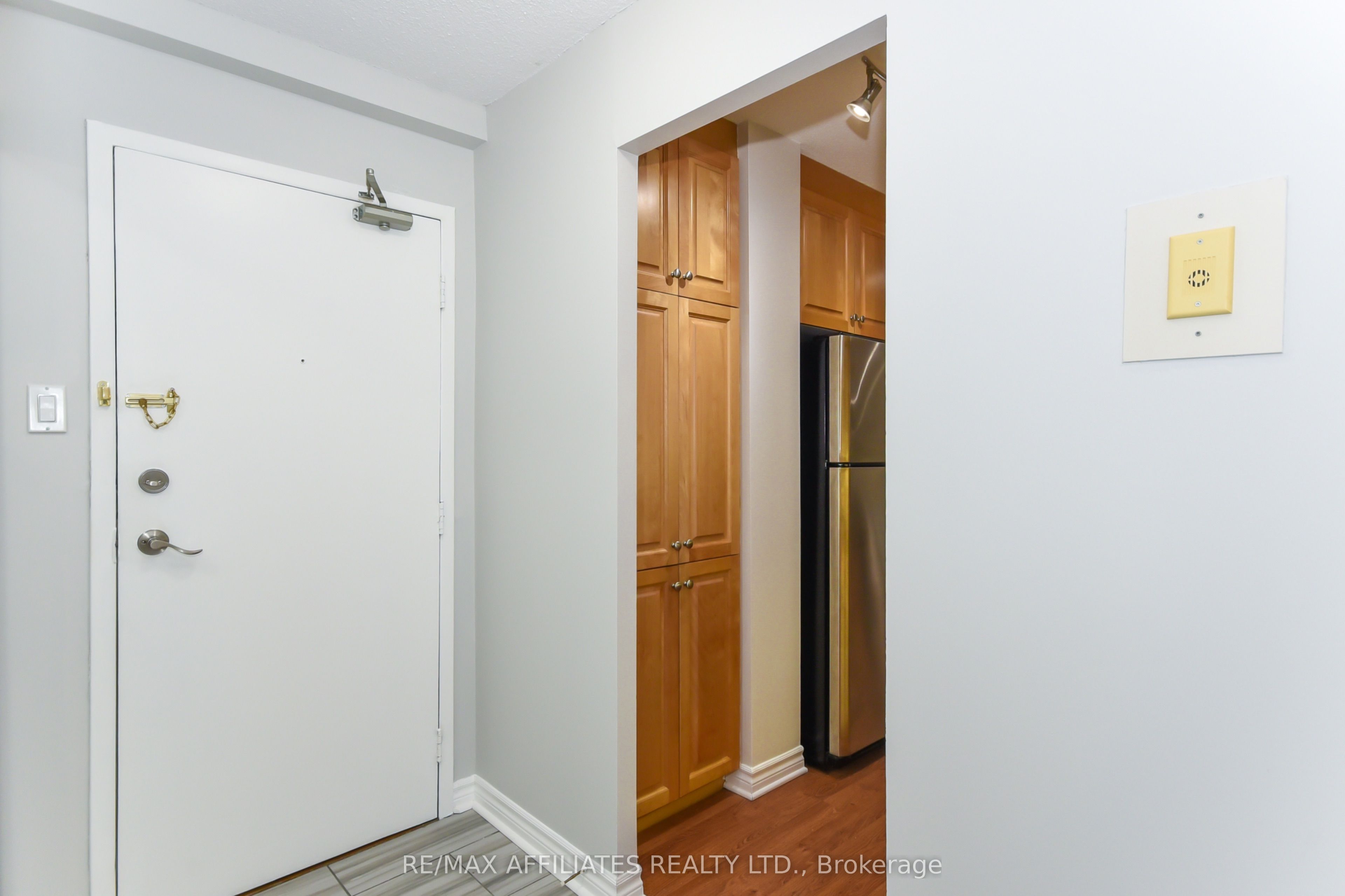 2400 Virginia Drive W, #305