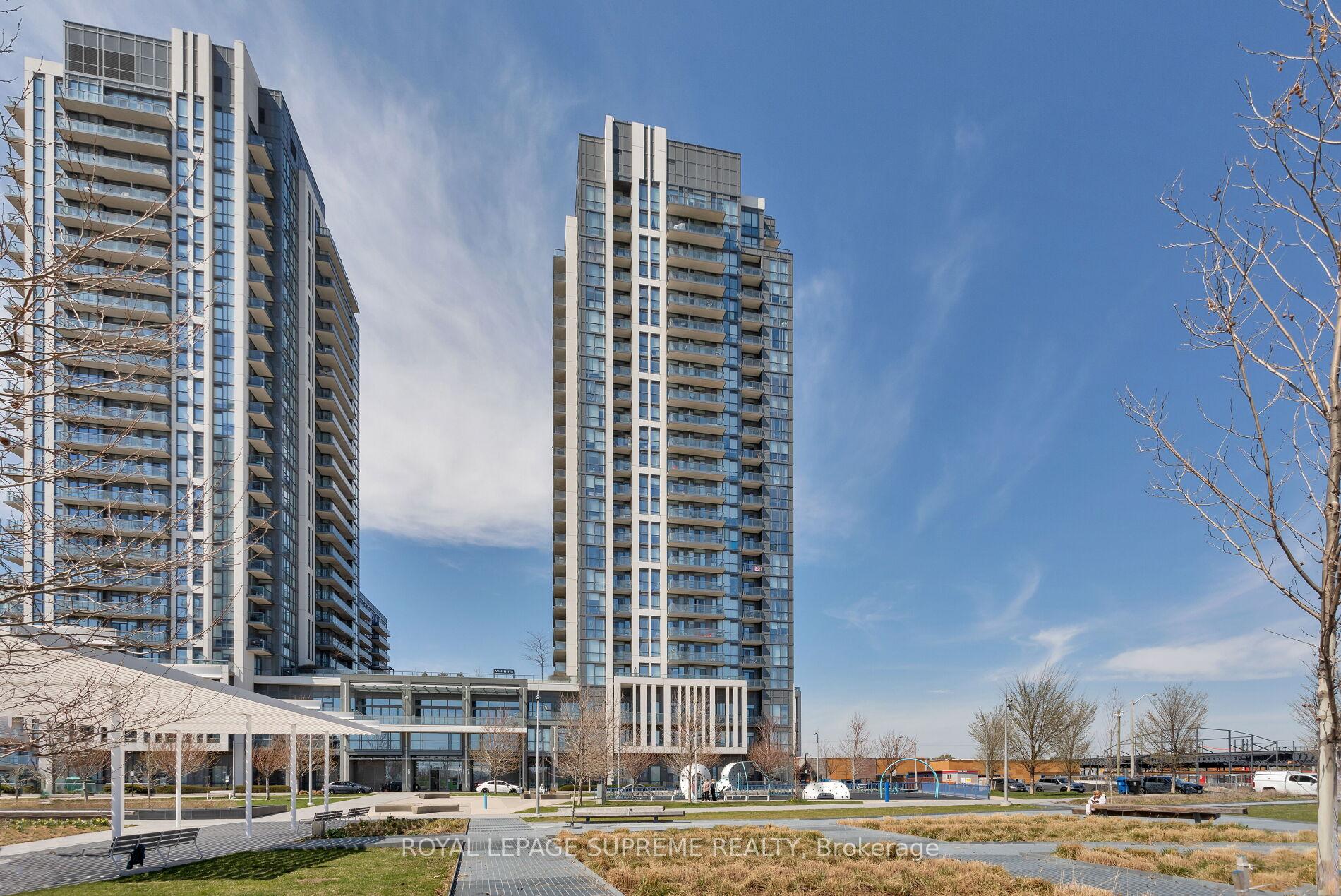 2 Bedrooms Condo at 17 Zorra,  Toronto For sale