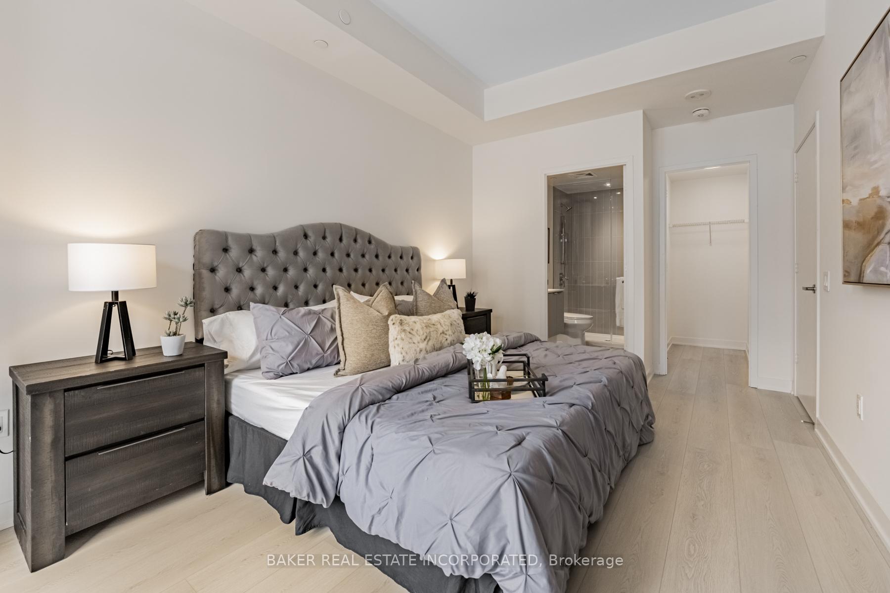 4 Bedrooms Condo at 3883 Quartz,  Mississauga For sale