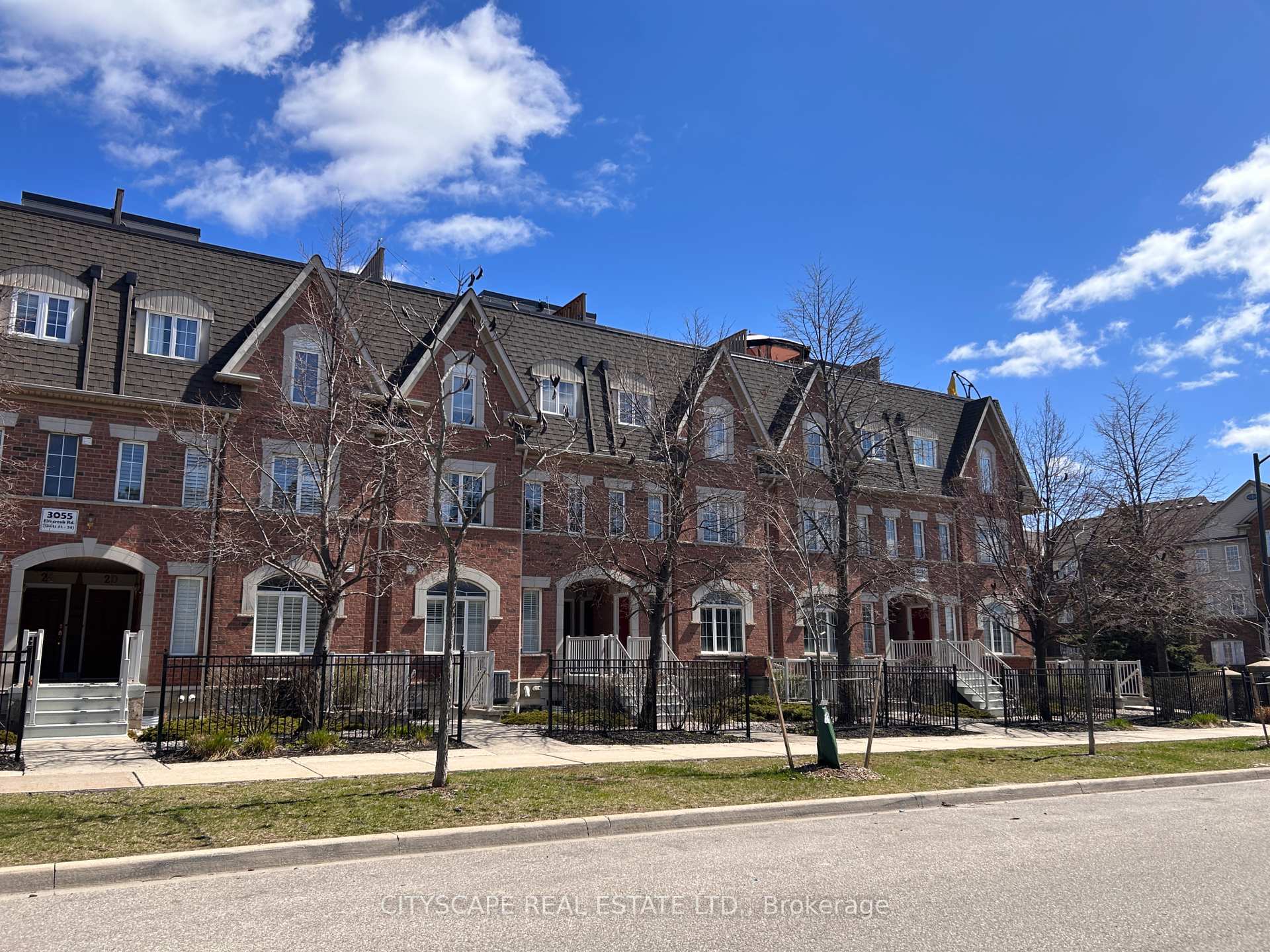 2 Bedrooms Condo at 3055 Elmcreek, Mississauga For sale