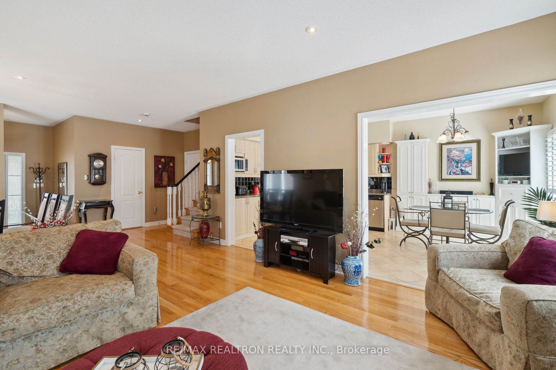 545 Pleasant Ridge Avenue
