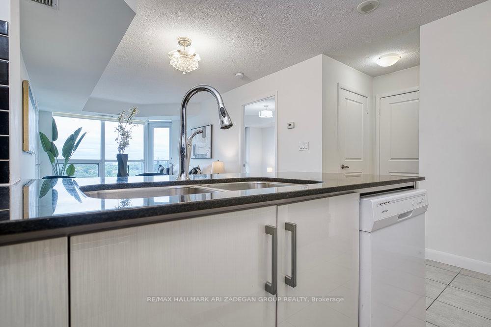 3 Bedrooms Condo at 5791 Yonge, Toronto For sale