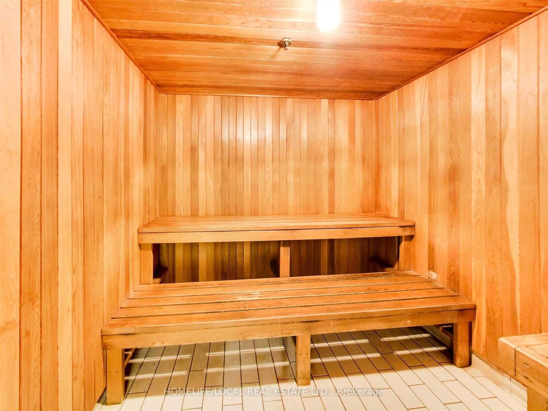2 Bedrooms Condo at 3 Hickory Tree, Toronto For sale