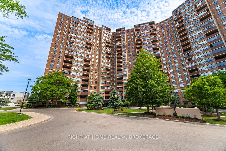 714 The West Mall