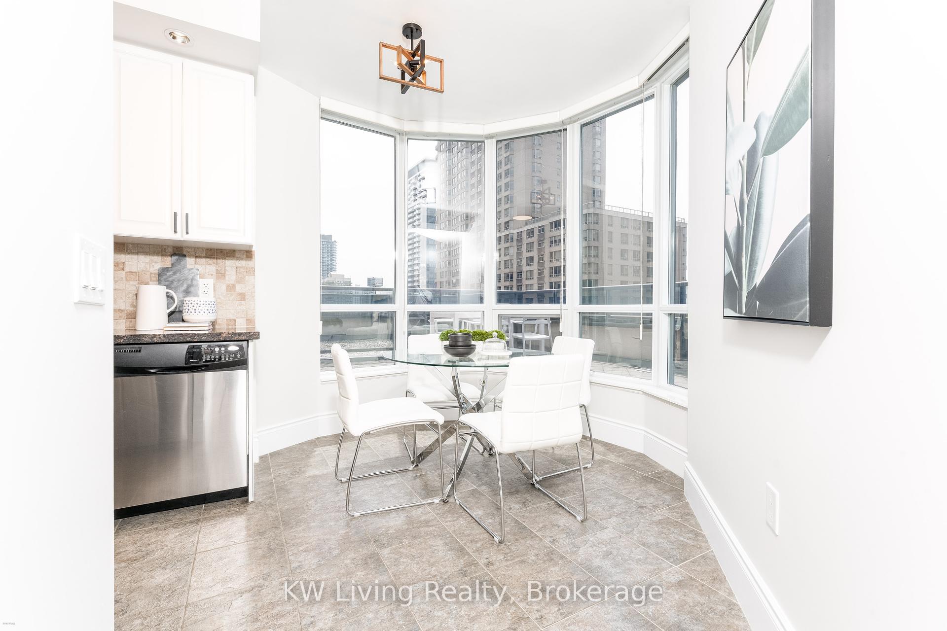 4 Bedrooms Condo at 500 Doris, Toronto For sale