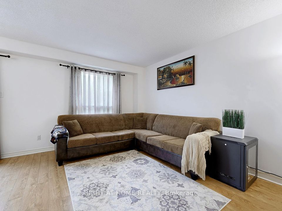 91 Greenfield Crescent, Whitby, ON L1N 7G2