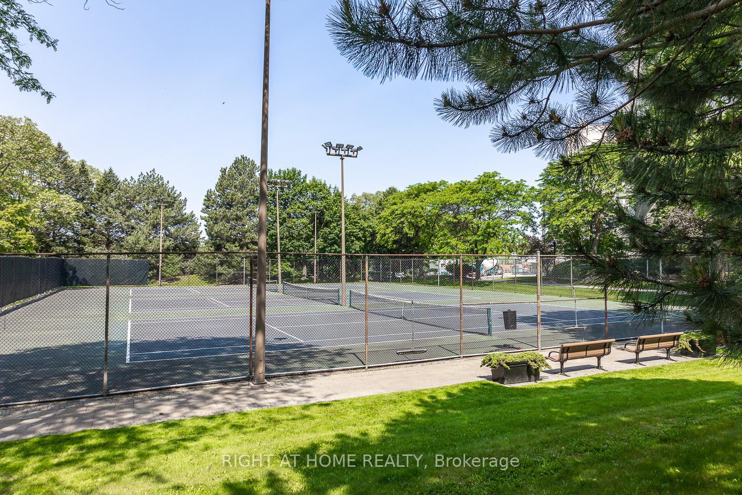 2 Bedrooms Condo at 296 Mill, Toronto For sale