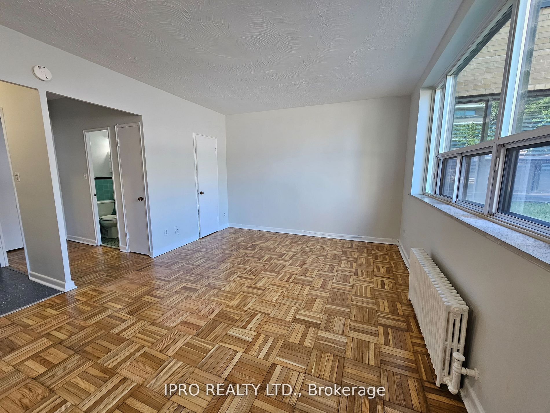 20 Cosburn Avenue, #101
