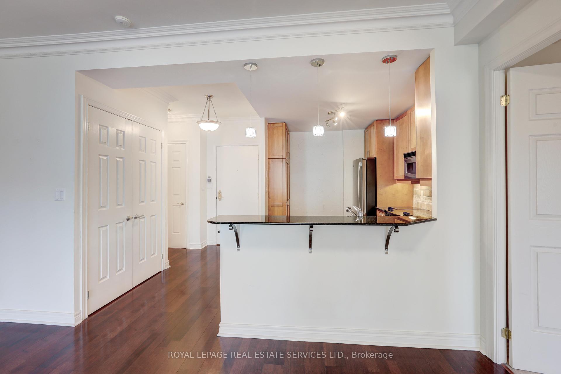 3 Bedrooms Condo at 3085 Bloor, Toronto For sale