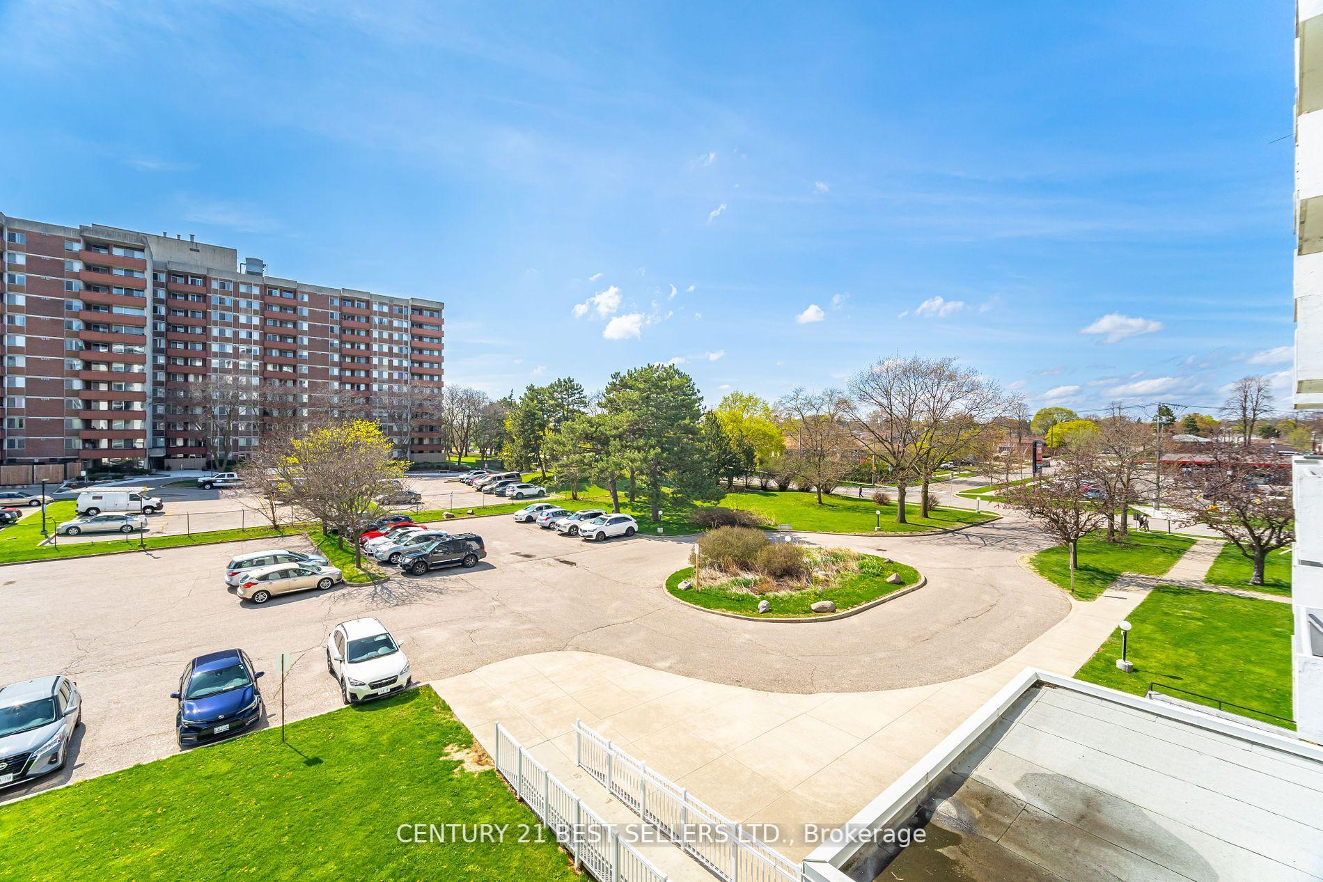 1 Bedroom Co-op at 151 La Rose, Toronto For sale