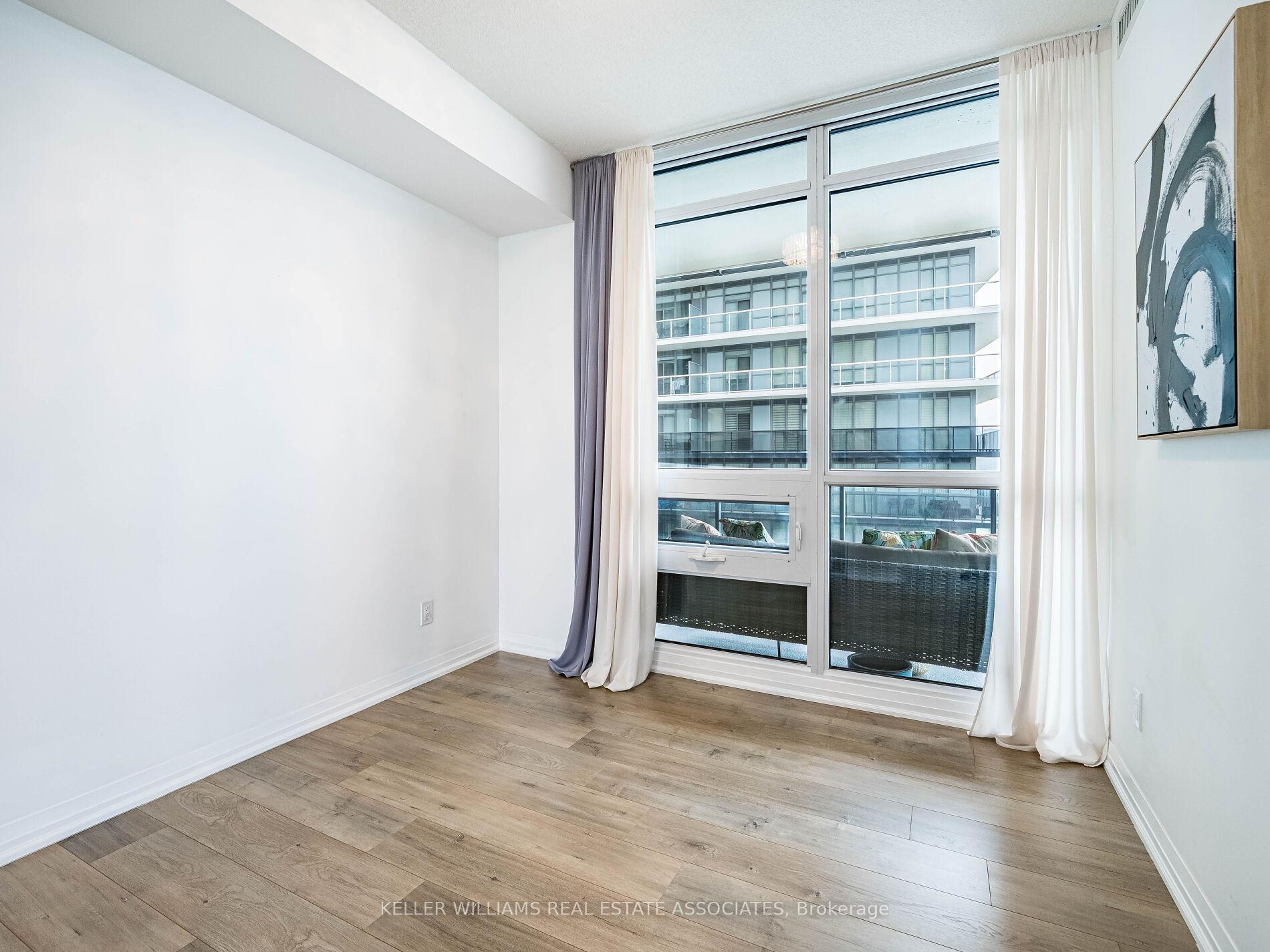 3 Bedrooms Condo at 59 Annie Craig, Toronto For sale