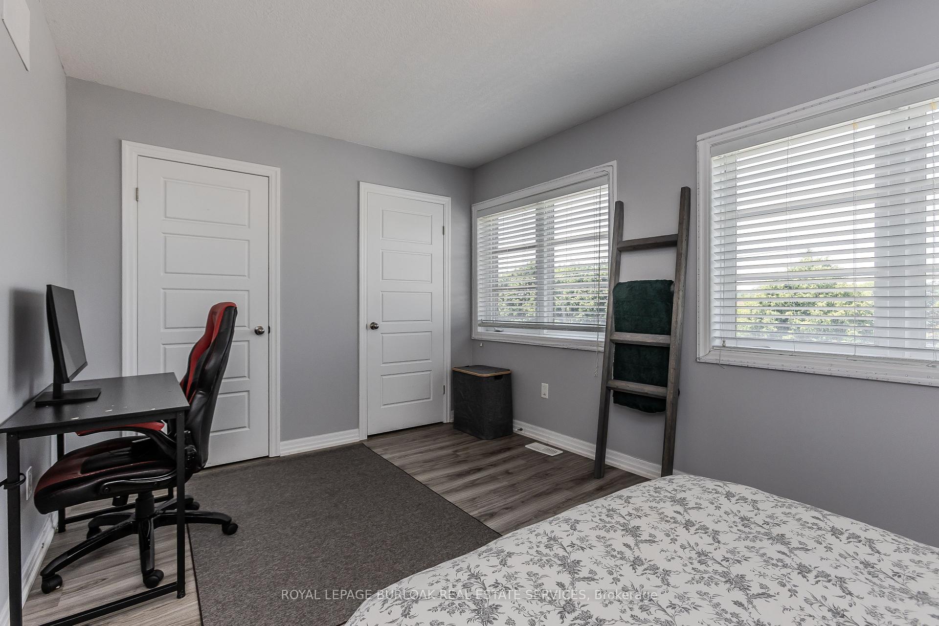 2 Bedrooms Condo at 70 Plains, Burlington For sale