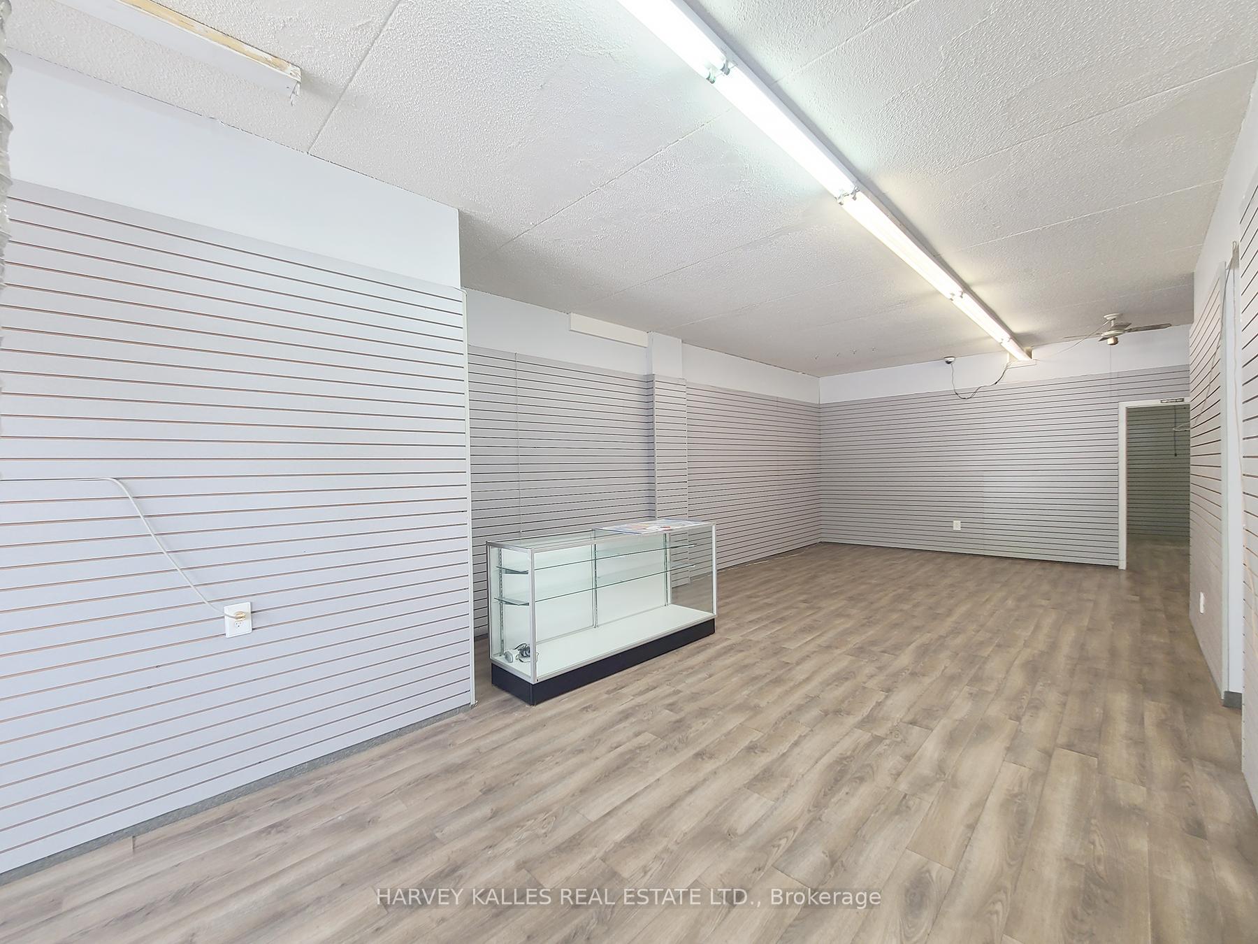 3819 Lake Shore Boulevard W retail