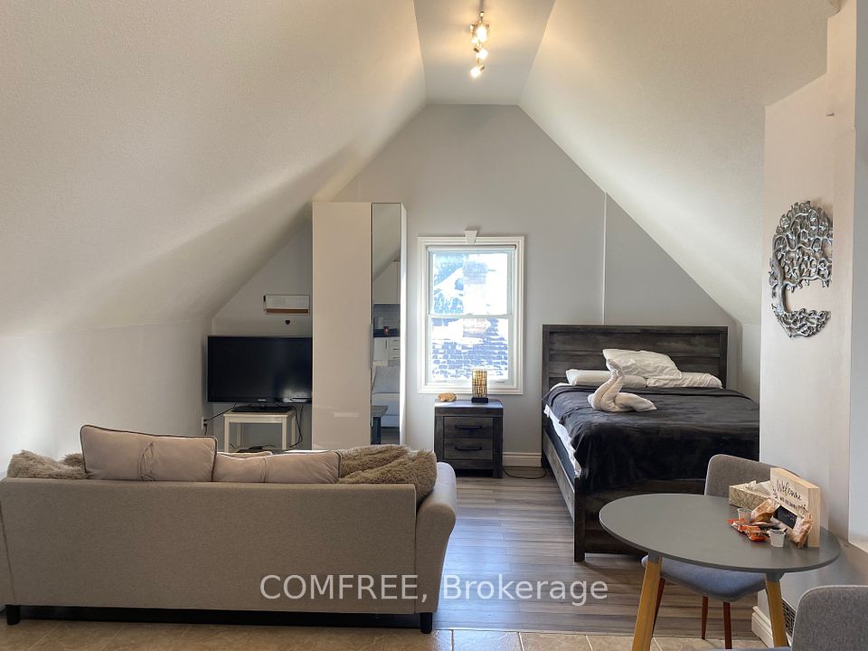190 Rathowen Street, London North, ON N6H 2G1