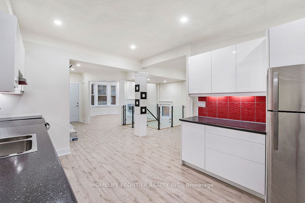 46 Cowan Avenue, Toronto, ON M6K 2N4