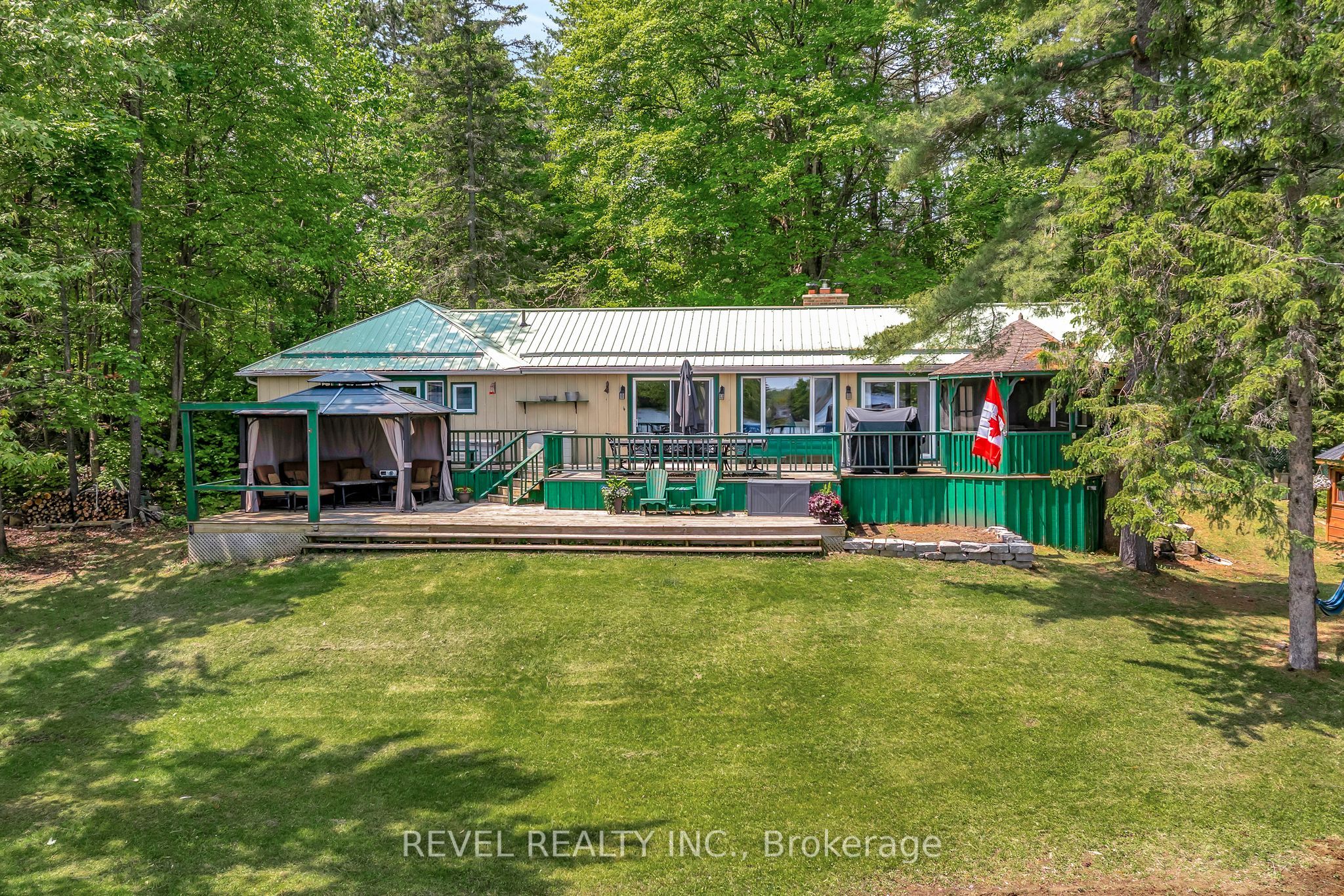 20 Benson Boulevard