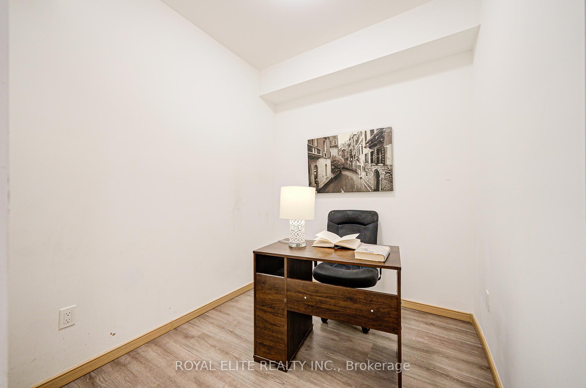 3 Bedrooms Condo at 200 Chester Le, Toronto For sale