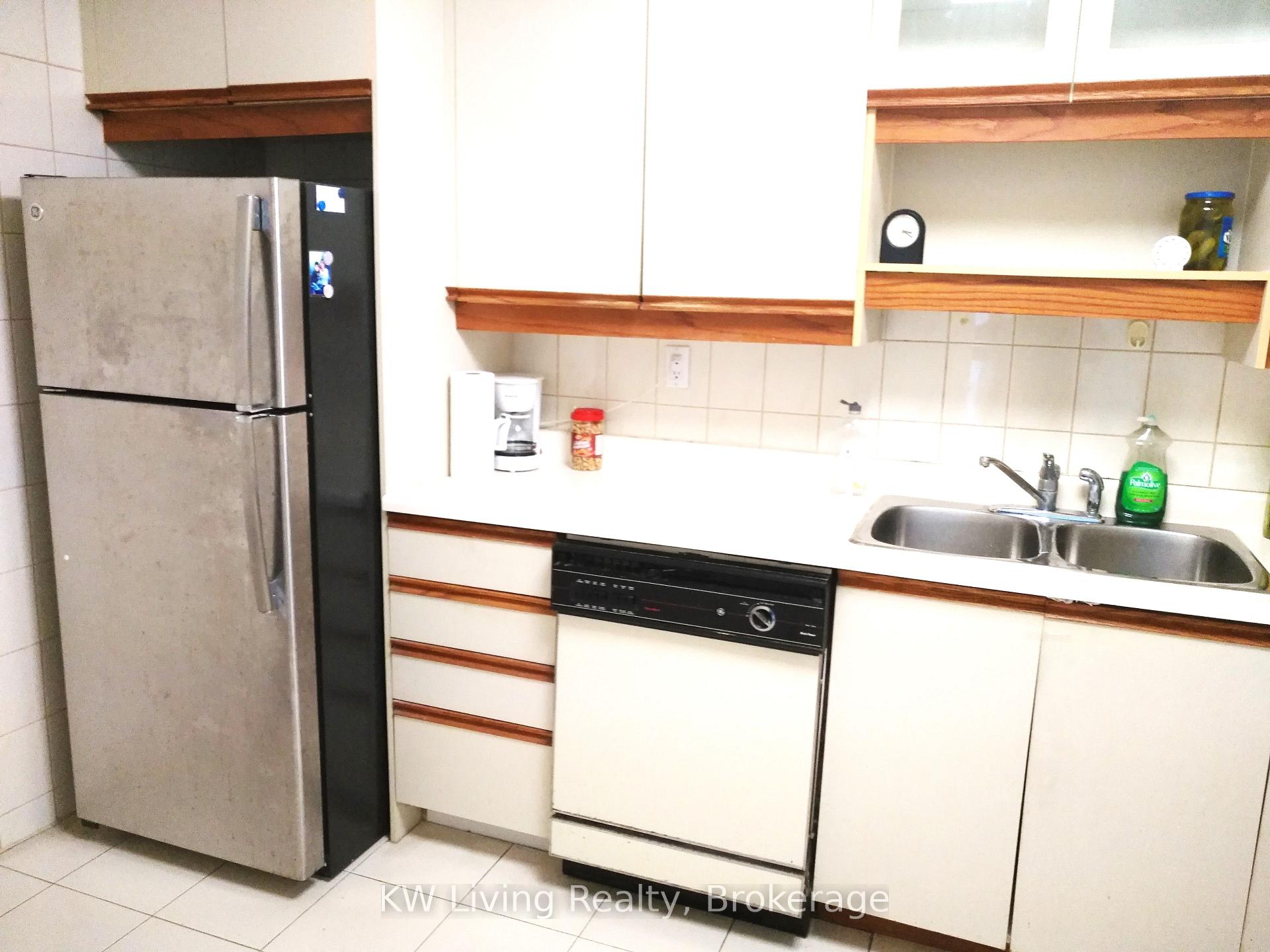 3 Bedrooms Condo at 10 Tangreen, Toronto For sale