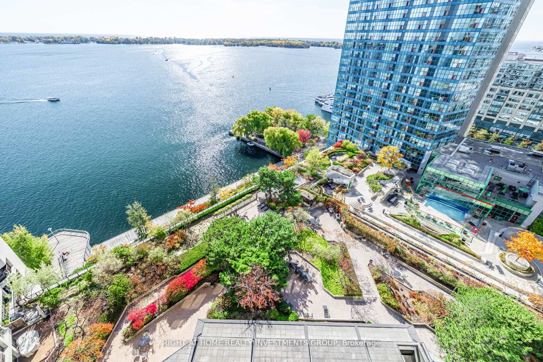 3 Bedrooms Condo at 65 Harbour,  Toronto For sale