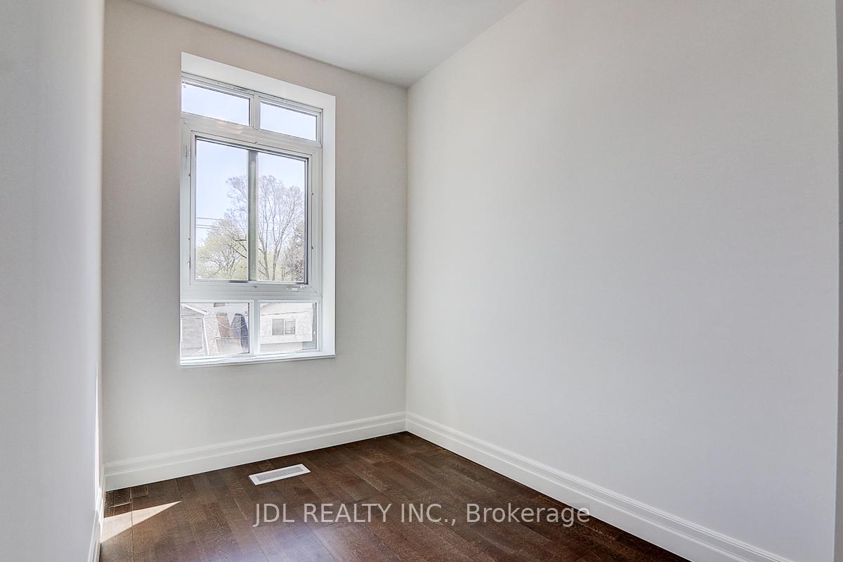 3 Bedrooms Condo at 934 Mount Pleasant,  Toronto For sale