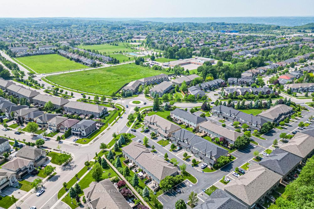 3 Bedrooms Condo at 441 Stonehenge, Hamilton For sale