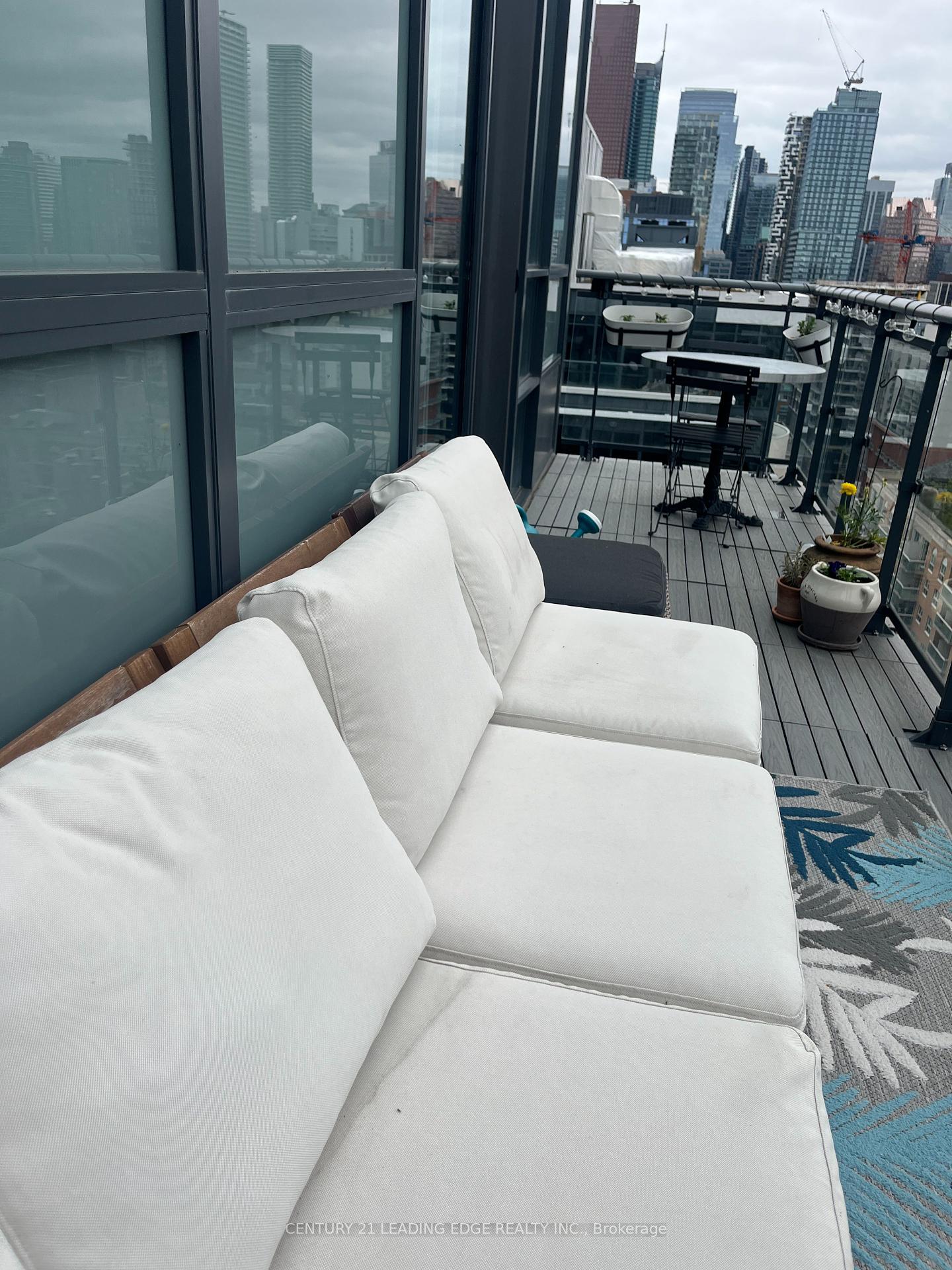 2 Bedrooms Condo at 460 Adelaide,  Toronto For sale