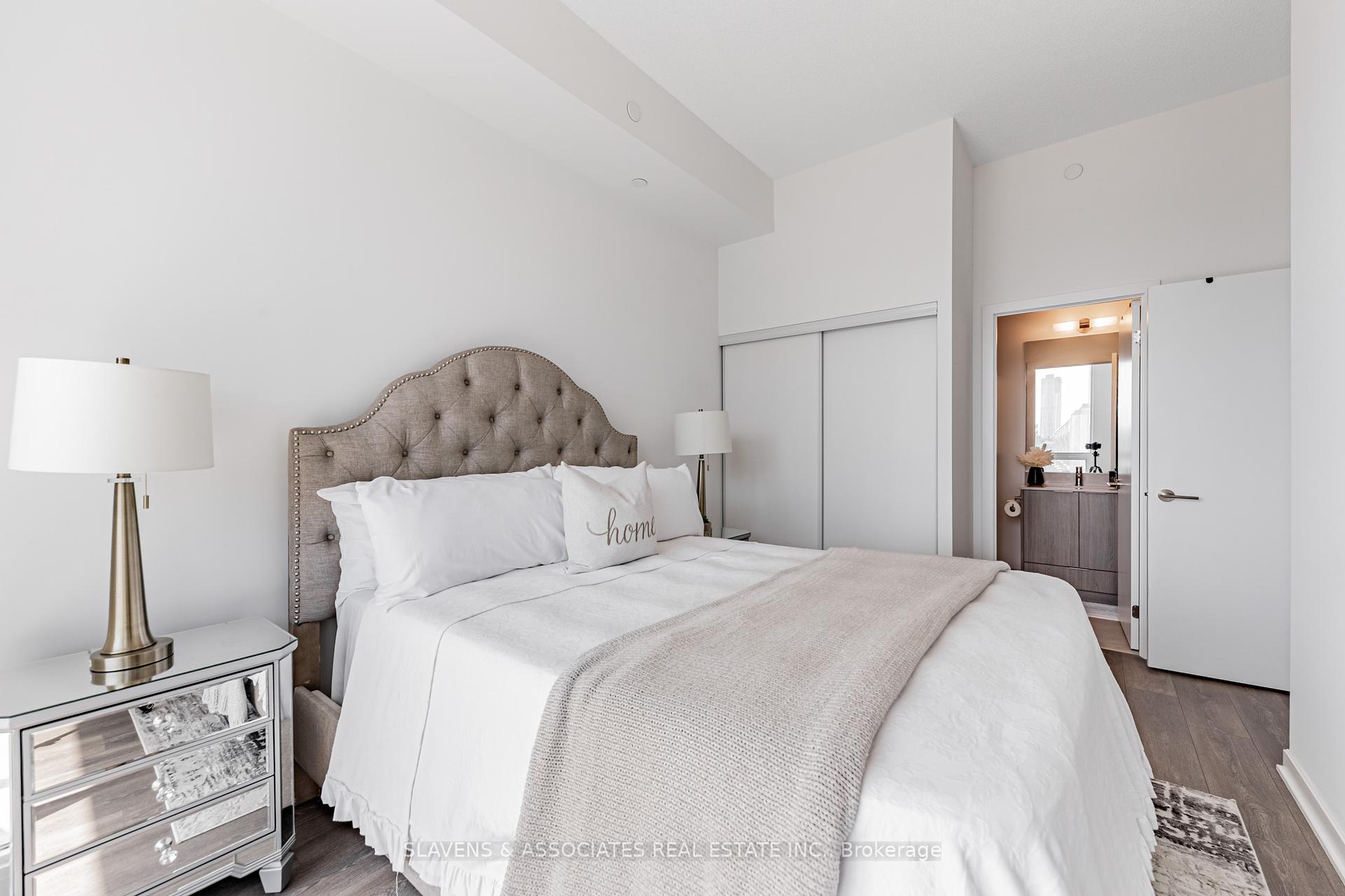 3 Bedrooms Condo at 38 Forest Manor, Toronto For sale