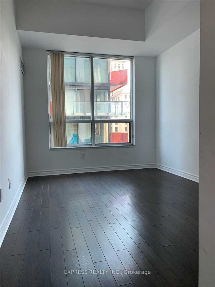 168 Simcoe Street, #1122