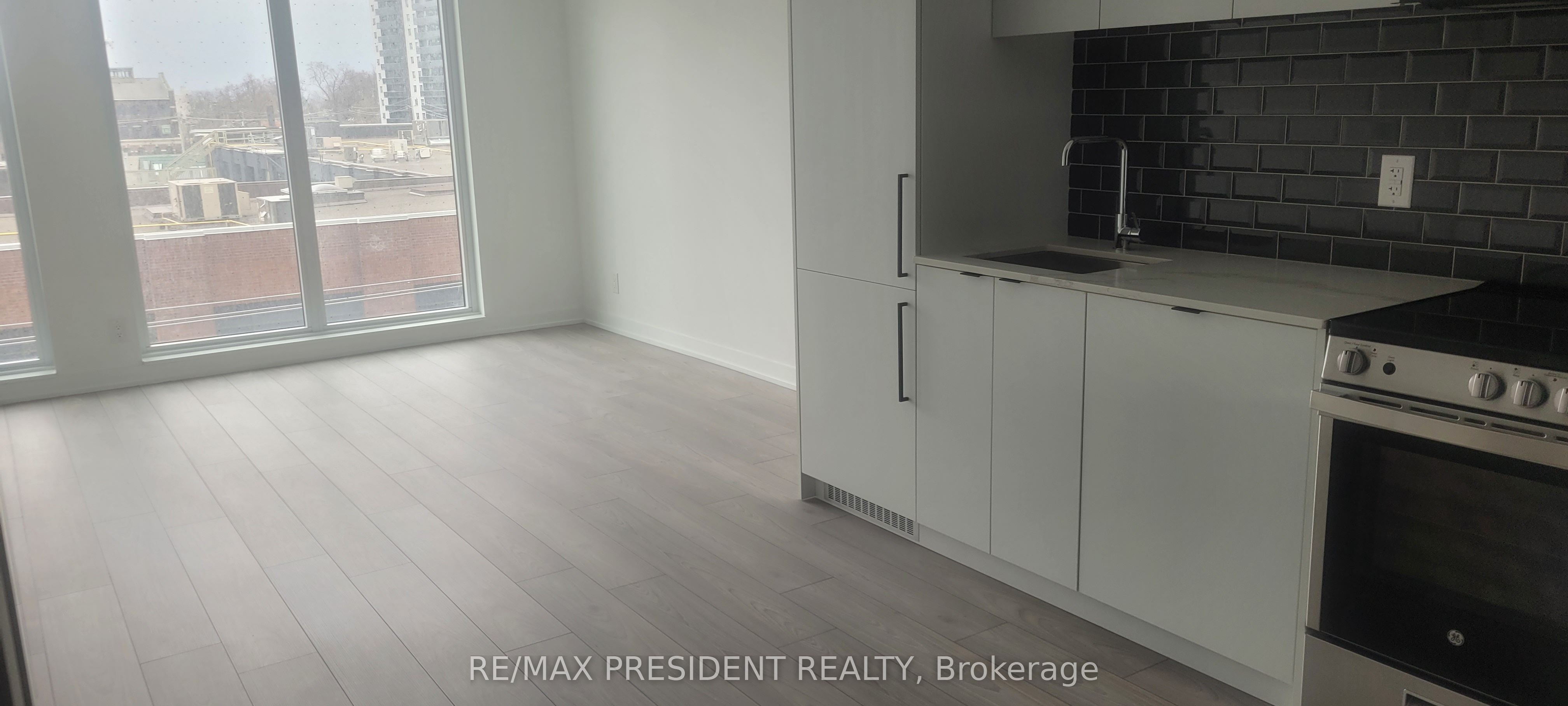 1182 King Street W, #321