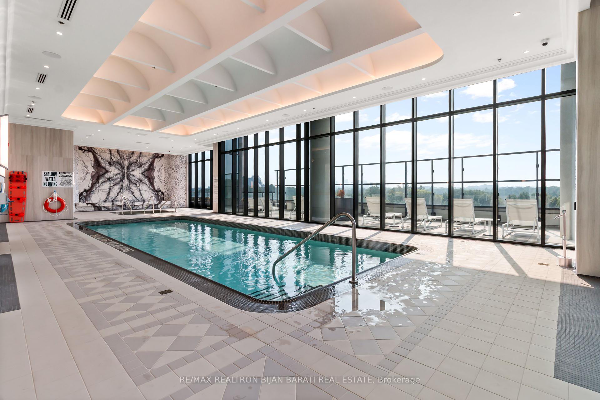 3 Bedrooms Condo at 10 Inn On The Park, Toronto For sale