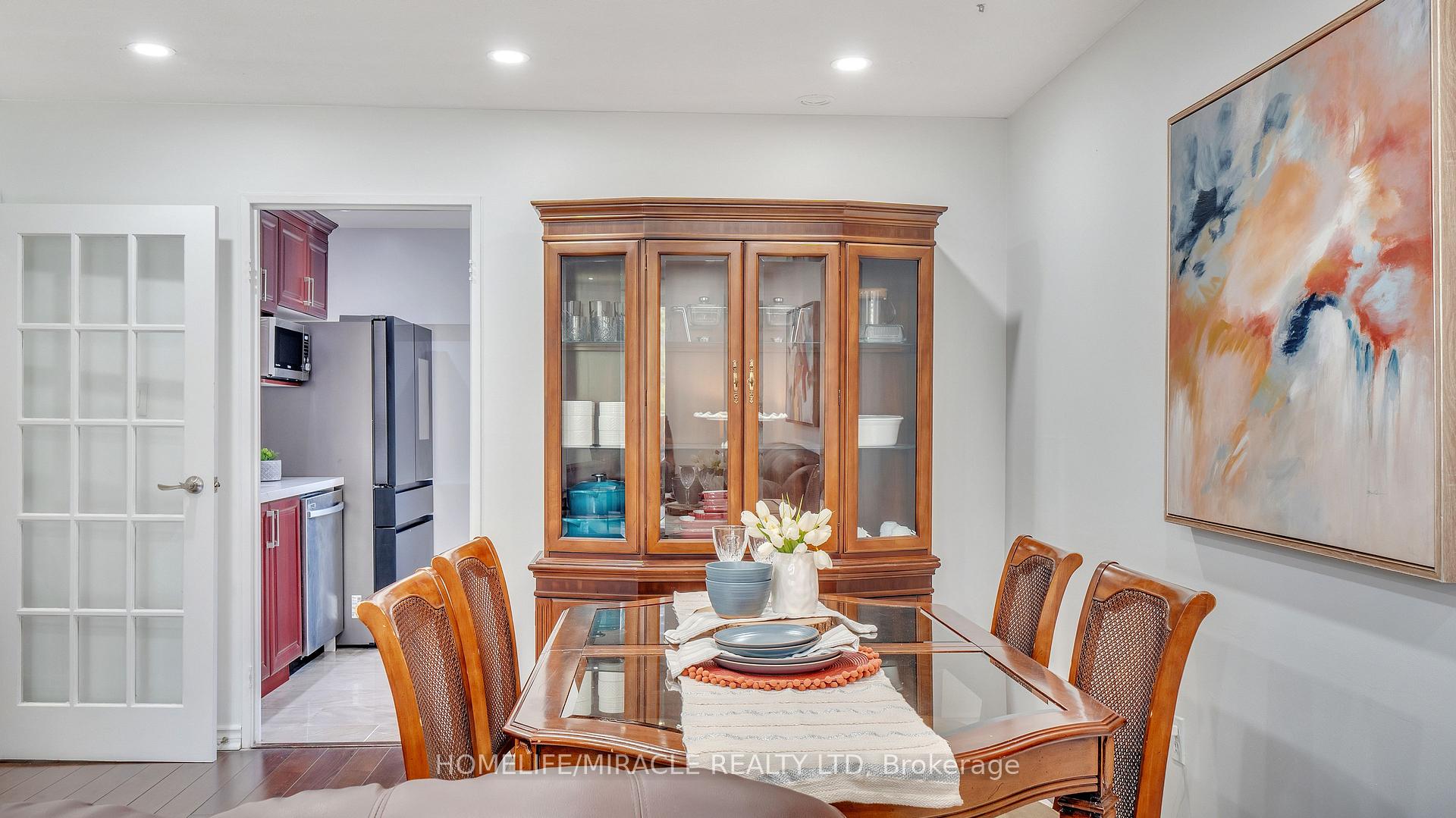 3 Bedrooms Condo at 91 Muir, Toronto For sale