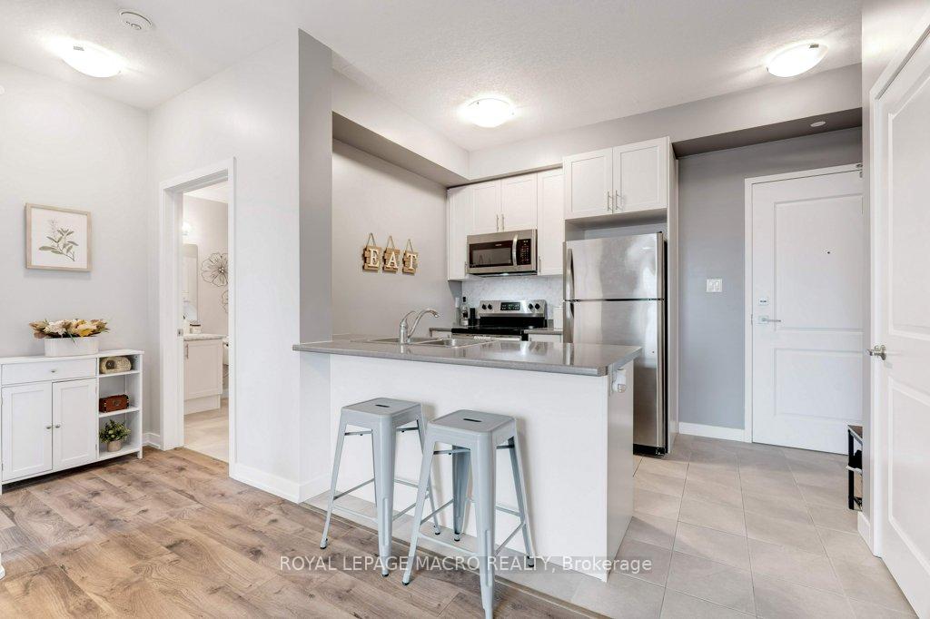 1 Bedroom Condo at 125 Shoreview,  Hamilton For sale