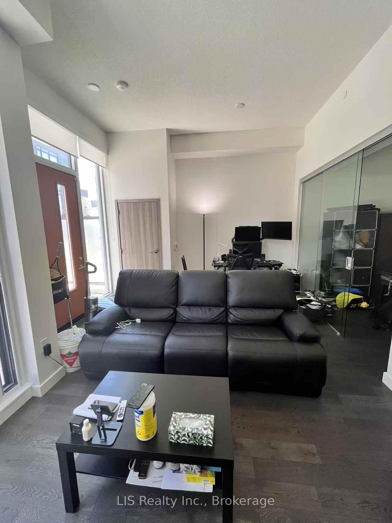 4 Bedrooms Condo at 95 Mcmahon,  Toronto For sale